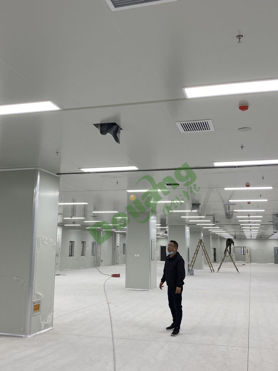 計(jì)算機(jī)電子無塵室