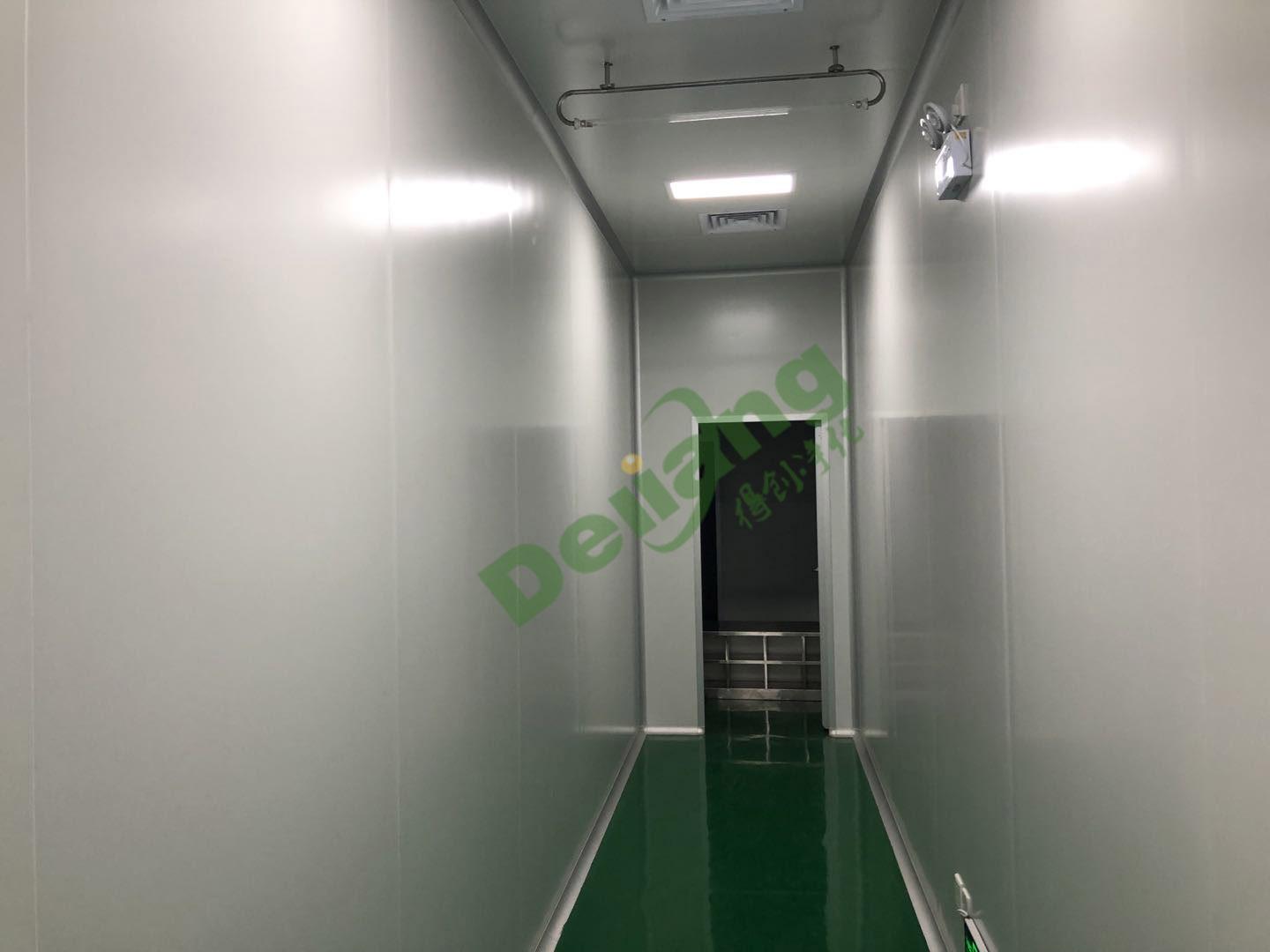 十萬(wàn)級(jí)化妝品潔凈車(chē)間的通道